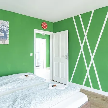 Nature Inspiration With Balcony & Grill Bbq In Mitte Central Station 10 Mins & Big Tv With Photo Lights Duisburg