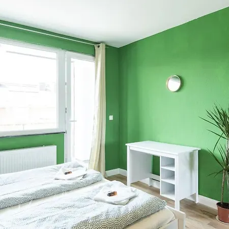 Nature Inspiration With Balcony & Grill Bbq In Mitte Central Station 10 Mins & Big Tv With Photo Lights Duisburg