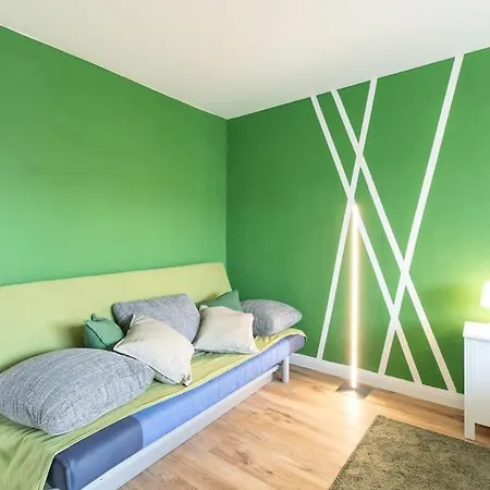 Nature Inspiration With Balcony & Grill Bbq In Mitte Central Station 10 Mins & Big Tv With Photo Lights Lägenhet *