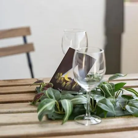 Nature Inspiration With Balcony & Grill Bbq In Mitte Central Station 10 Mins & Big Tv With Photo Lights Duisburg