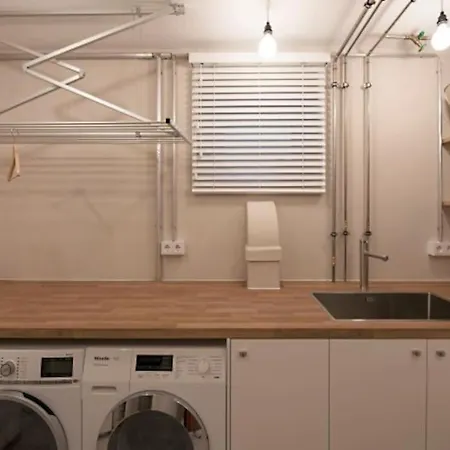 Nature Inspiration With Balcony & Grill Bbq In Mitte Central Station 10 Mins & Big Tv With Photo Lights *