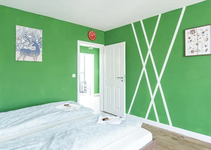 Nature Inspiration With Balcony & Grill Bbq In Mitte Central Station 10 Mins & Big Tv With Photo Lights Duisburg