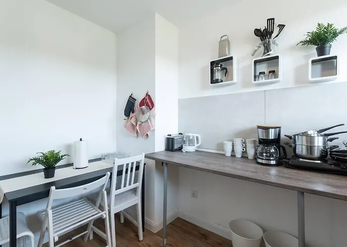 Nature Inspiration With Balcony & Grill Bbq In Mitte Central Station 10 Mins & Big Tv With Photo Lights Duisburg