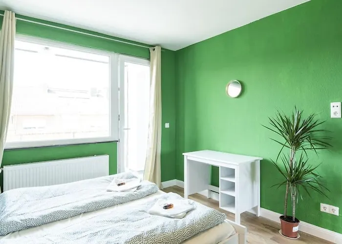 Nature Inspiration With Balcony & Grill Bbq In Mitte Central Station 10 Mins & Big Tv With Photo Lights Duisburg