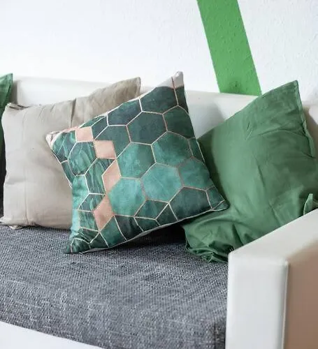 Nature Inspiration With Balcony & Grill Bbq In Mitte Central Station 10 Mins & Big Tv With Photo Lights Lejlighed